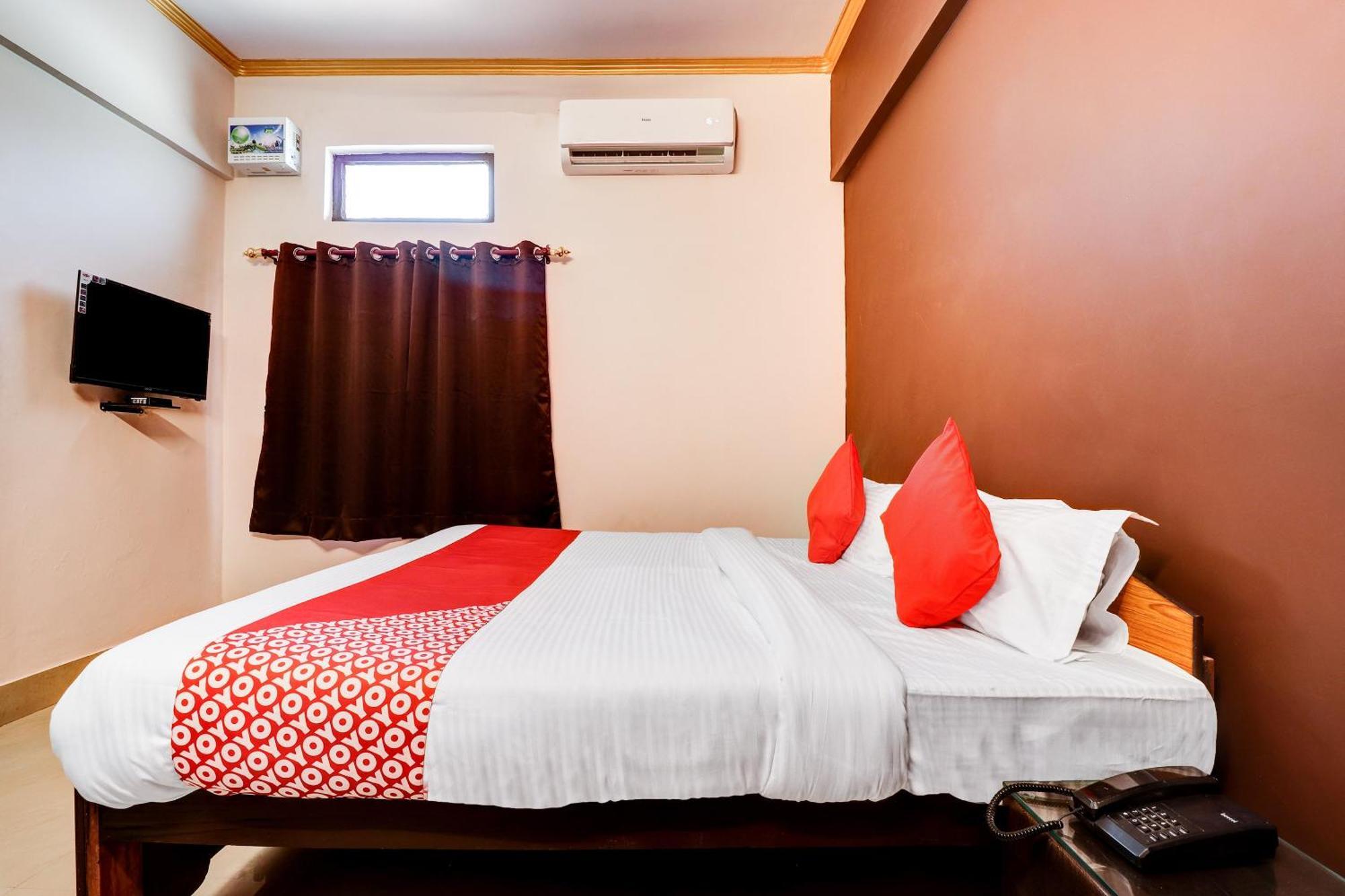 Hotel O Star City Hotel Ayodhya Екстериор снимка