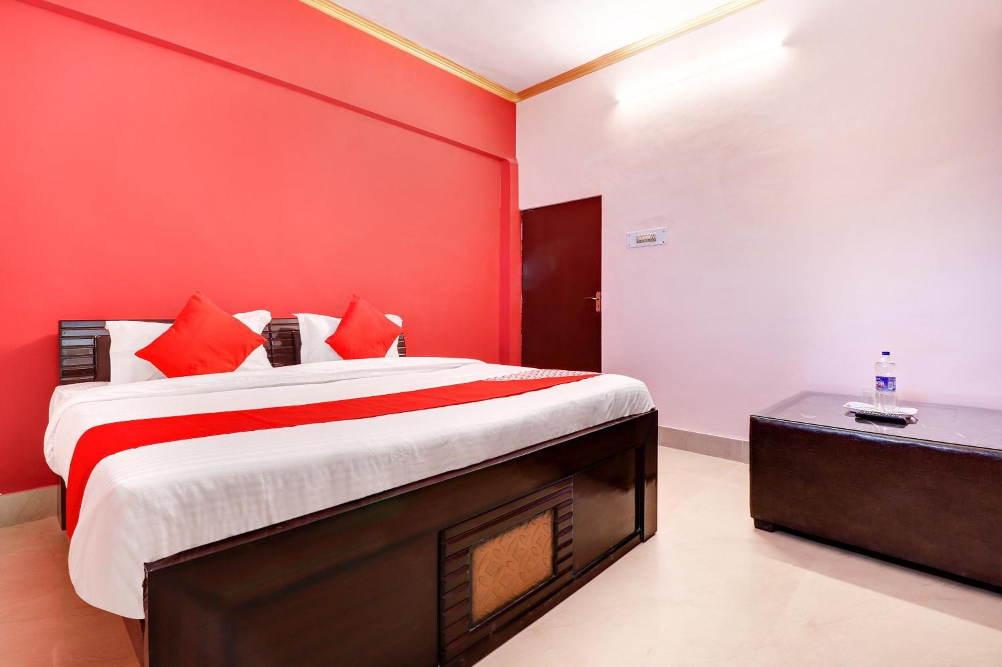 Hotel O Star City Hotel Ayodhya Екстериор снимка