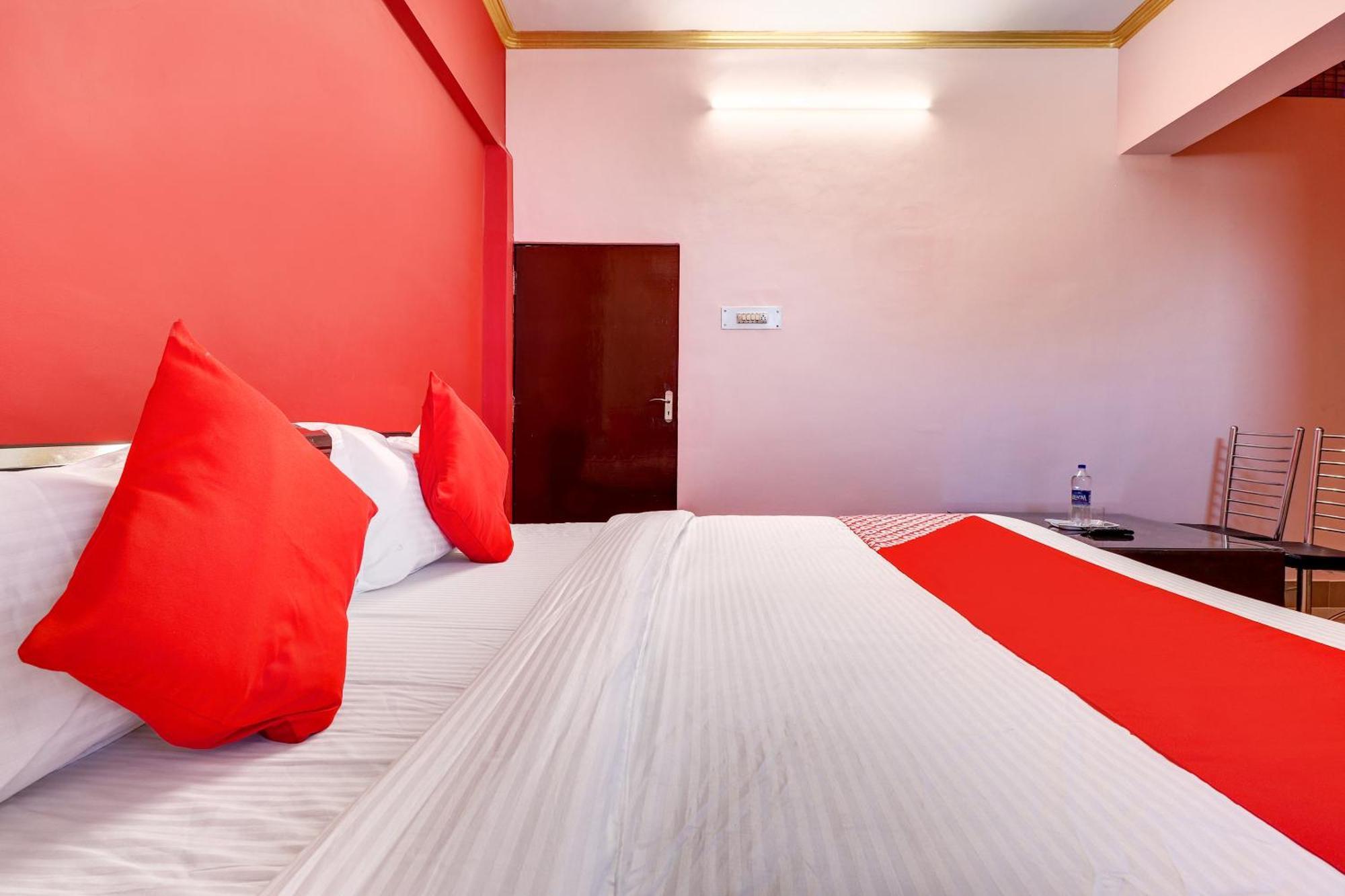 Hotel O Star City Hotel Ayodhya Екстериор снимка