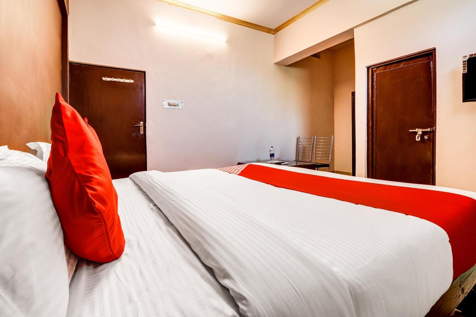 Hotel O Star City Hotel Ayodhya Екстериор снимка